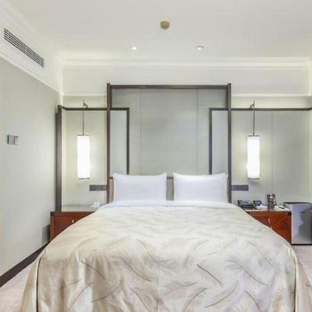 Shijiazhuang International Building Hotel Exterior photo