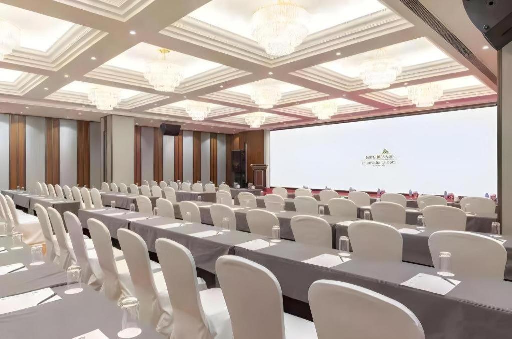 Shijiazhuang International Building Hotel Exterior photo